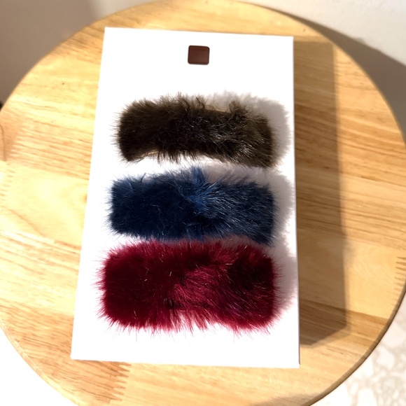 ara pack of three fur armbands bracelets limited edition NWT - Picture 2 of 8